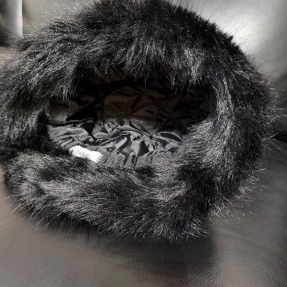 WOMEN'S CHANEL BLACK FAUX FUR BUCKET HAT ONE SIZE EXCELLENT PREOWNED LIKE NEW - Picture 5 of 5